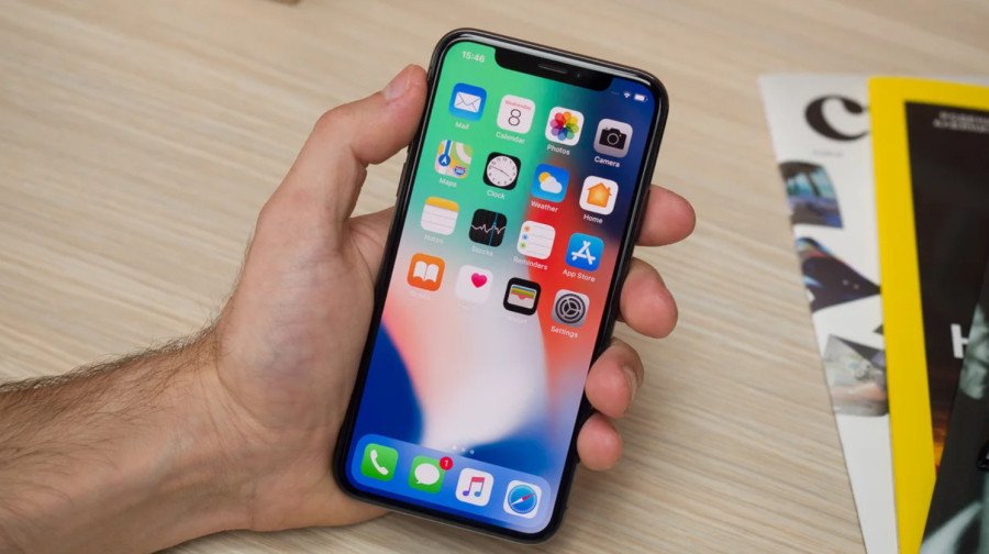 Найбільша зміна з часів iPhone X: Apple тестує смартфон із повністю безрамковим дисплеєм