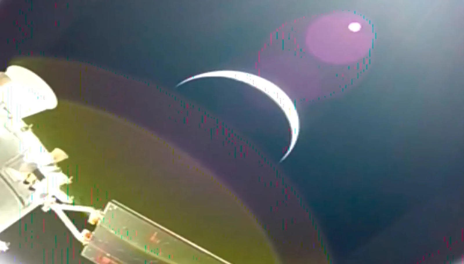 Миссия Artemis II вышла за пределы орбиты Земли