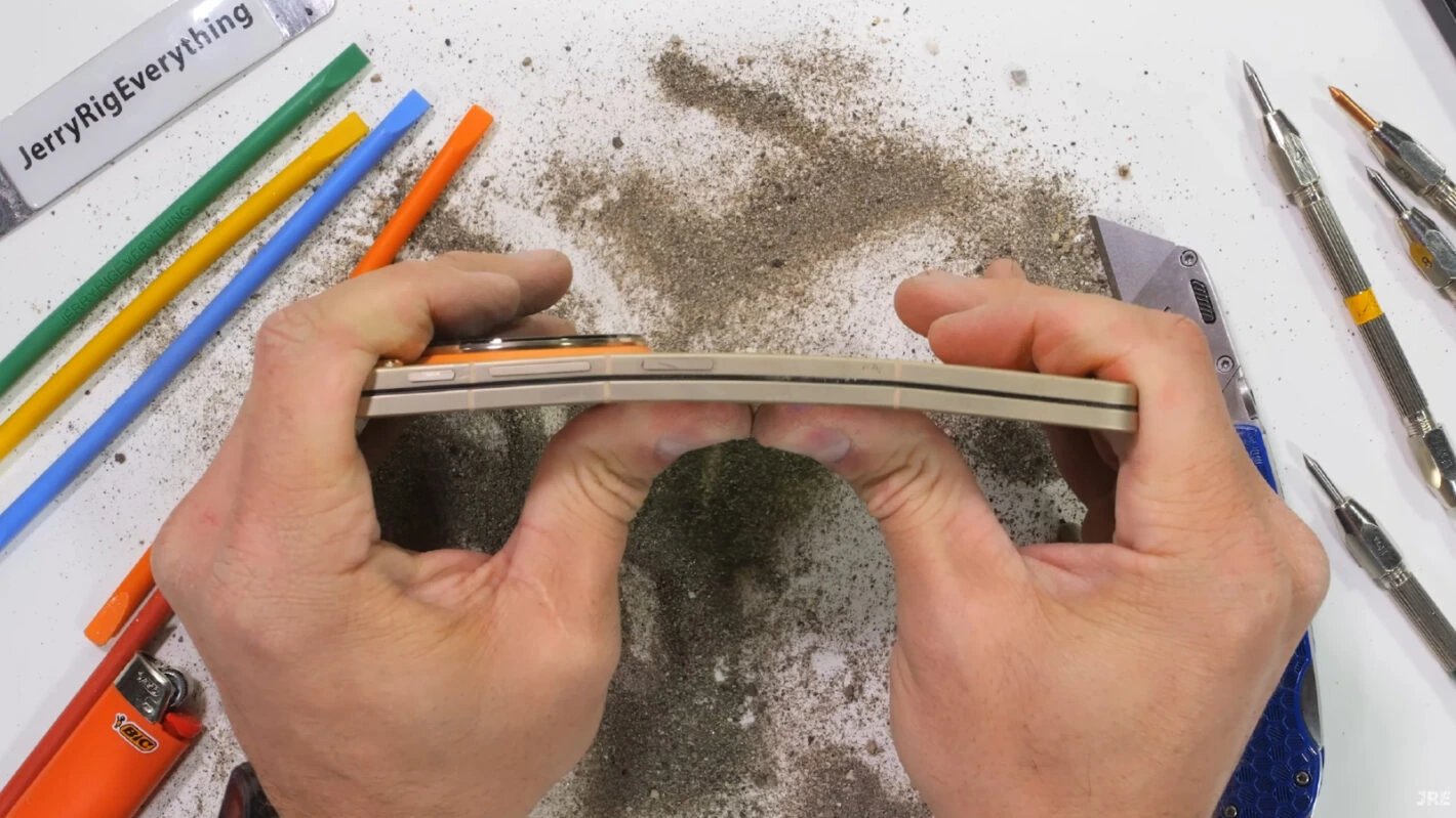 Смартфон Oppo Find N6 протестировали на выносливость: что показали тесты