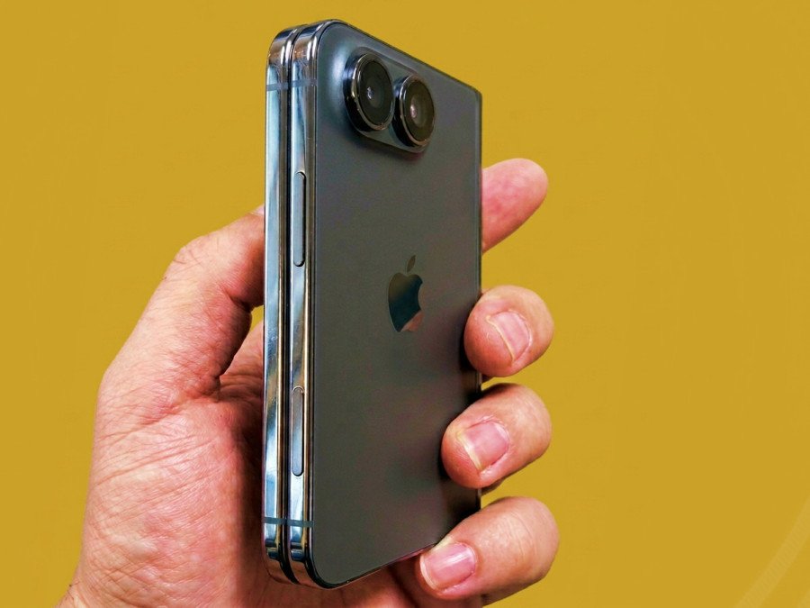 Дизайн майбутнього чи крок назад? У мережі показали детальні макети складаного iPhone Ultra з несподіваними рішеннями